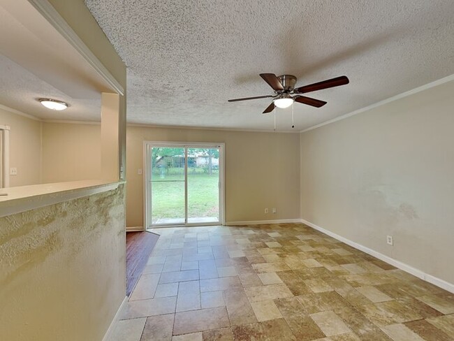 Building Photo - Cozy 3bd/1.5bth Home!!