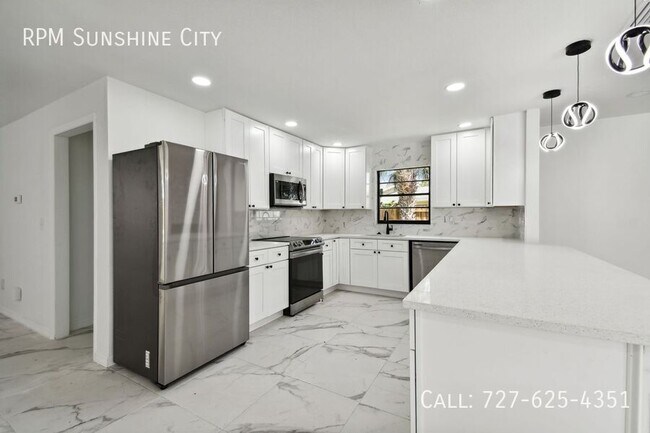 Building Photo - 4310 Columbus Way S