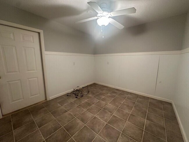 Building Photo - 200 Salt Air Dr