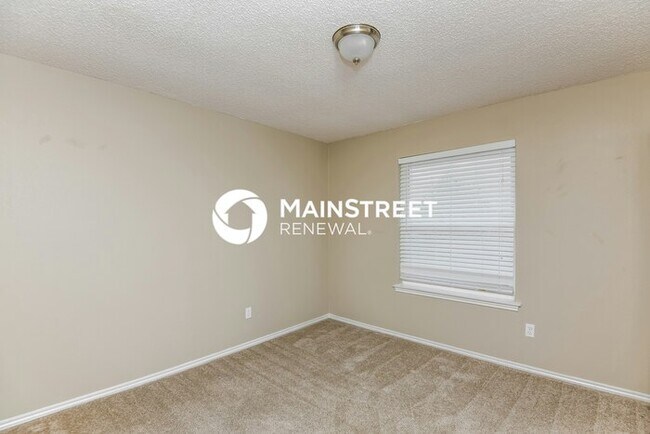 Building Photo - 3 Bedroom Pet-Friendly Home in Fort Worth, TX with Main Street Renewal