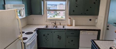 Building Photo - 4775 Cove Cir