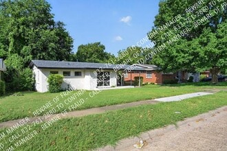 Building Photo - 1214 Adelaide Dr
