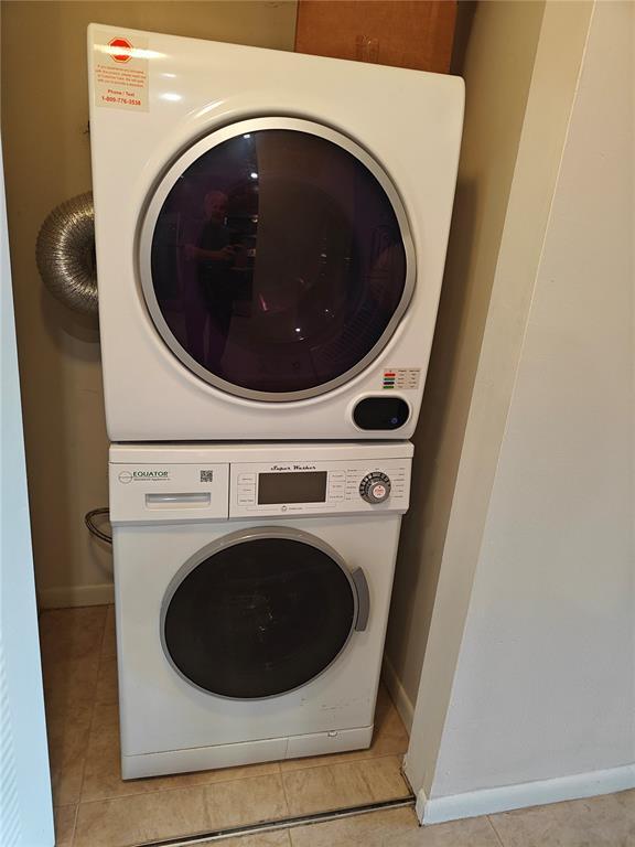 Building Photo - 8770 Royal Palm Blvd