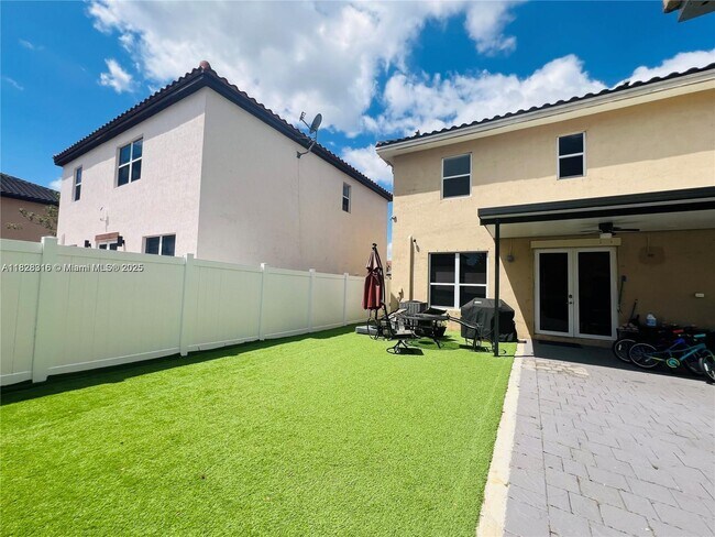 Building Photo - 16946 SW 90th Terrace