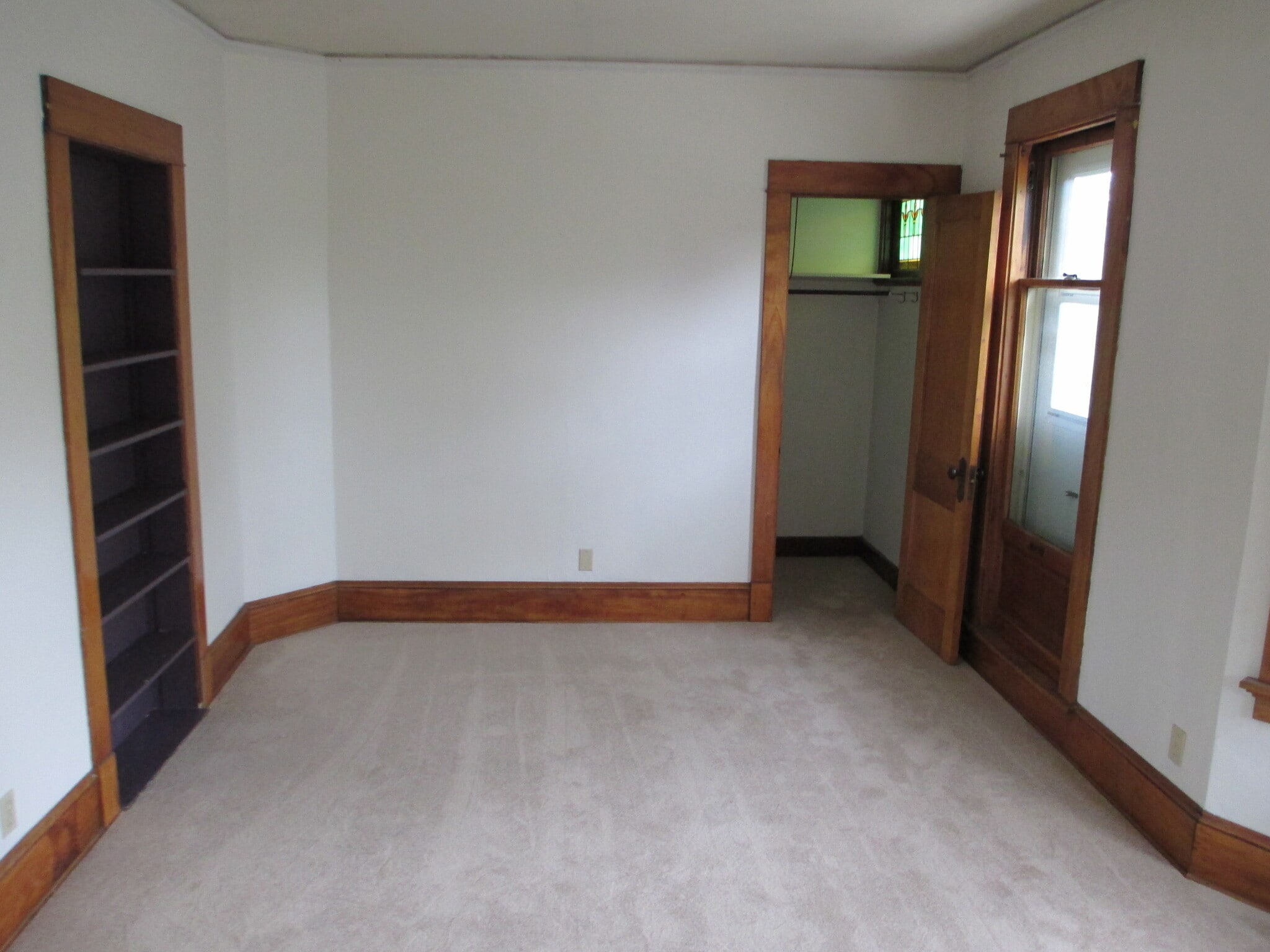 Living room - 2417 E Stratford Ct