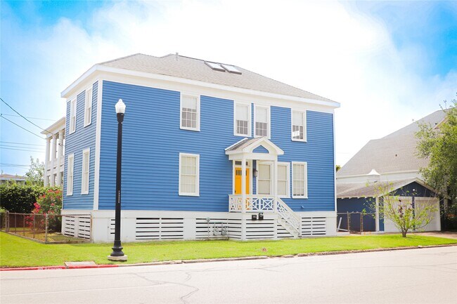 Primary Photo - 1101 Church St