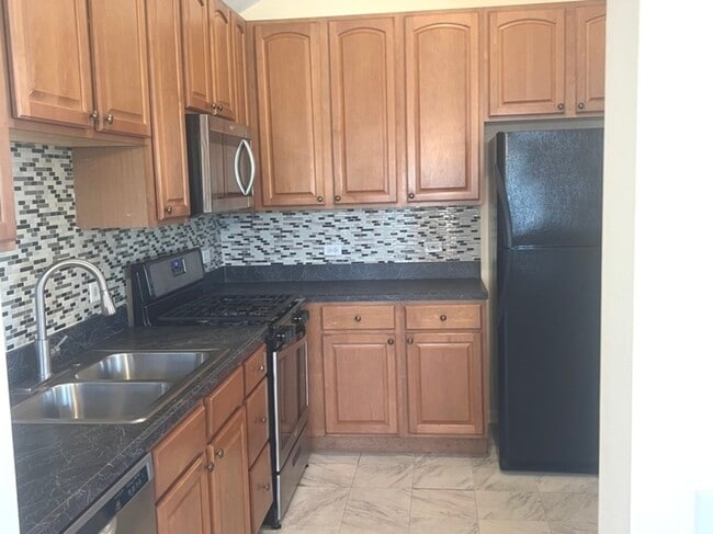 Building Photo - 448 Bay Tree Cir