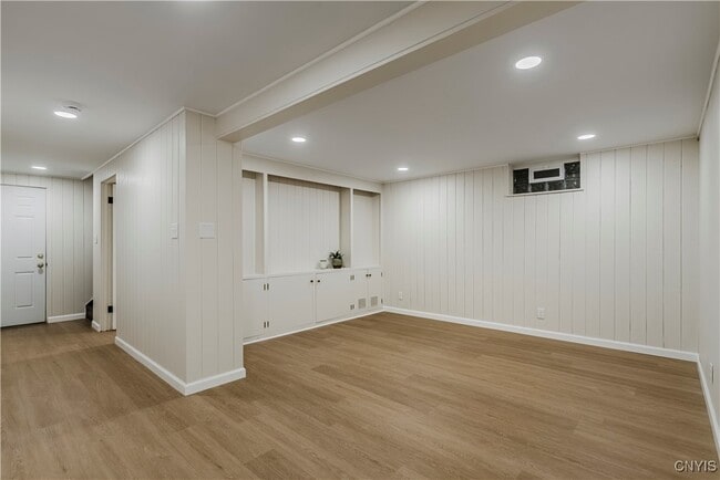 Building Photo - 63 Higby Rd