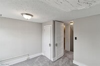 Building Photo - 286 E 238th St