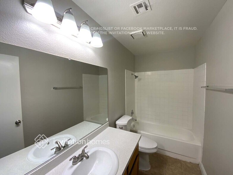 Building Photo - 4041 Hazelridge Dr