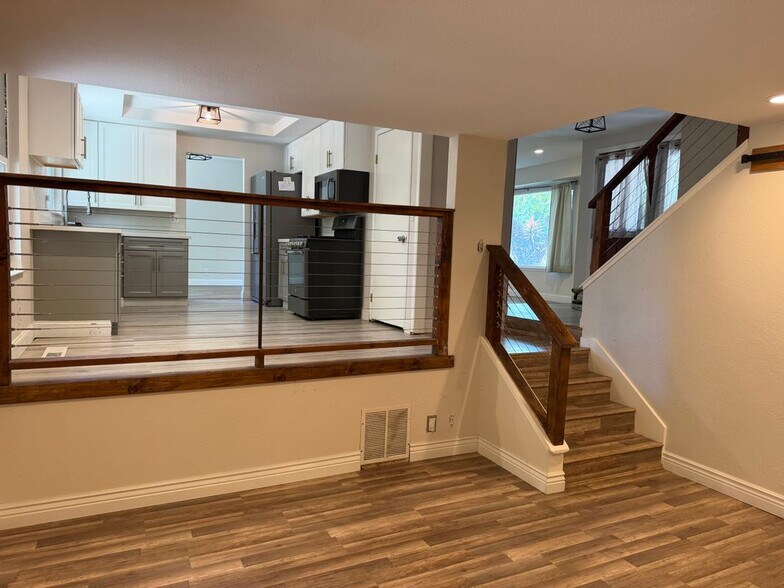 Building Photo - 2672 Kingston Ct