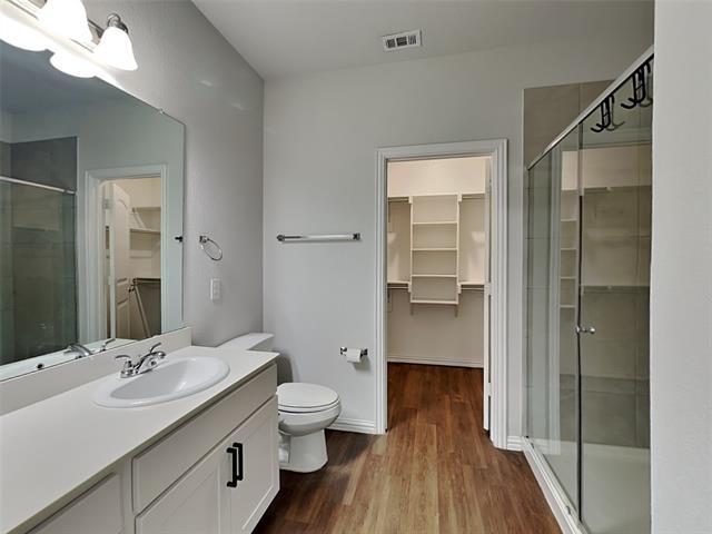 Building Photo - 1548 Woodlake Dr
