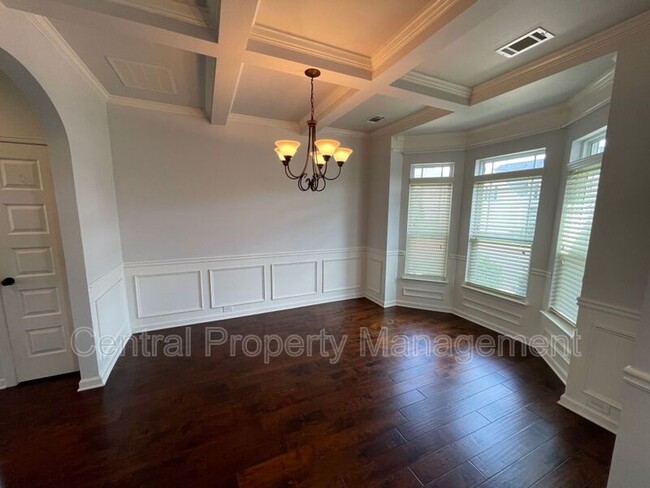 Building Photo - 514 W Holloway Dr