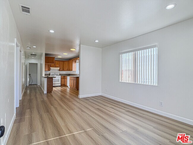 Building Photo - 1555 W 204th St