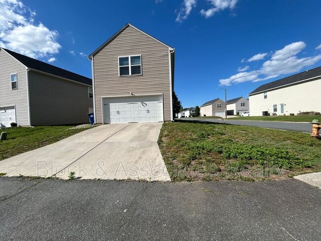 Building Photo - 1895 Pk Mdw Cir