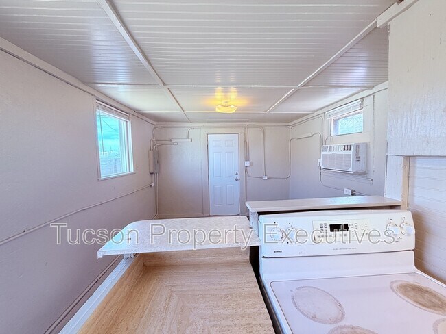 Building Photo - 234 E 32nd St