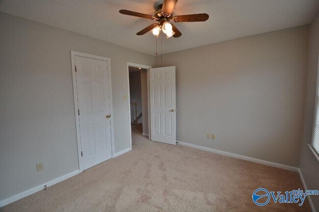 Building Photo - 140 Teal Park Ln