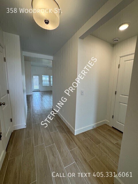 Building Photo - 358 Woodrock St