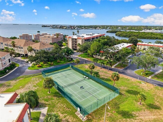 Building Photo - 2700 Bayshore Blvd