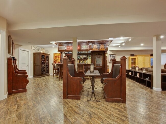 Building Photo - 7229 Roxbury Ct