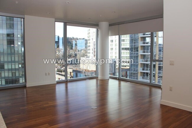 Building Photo - 2 Bed, 2 Bath Condo with 24 HR Concierge a...
