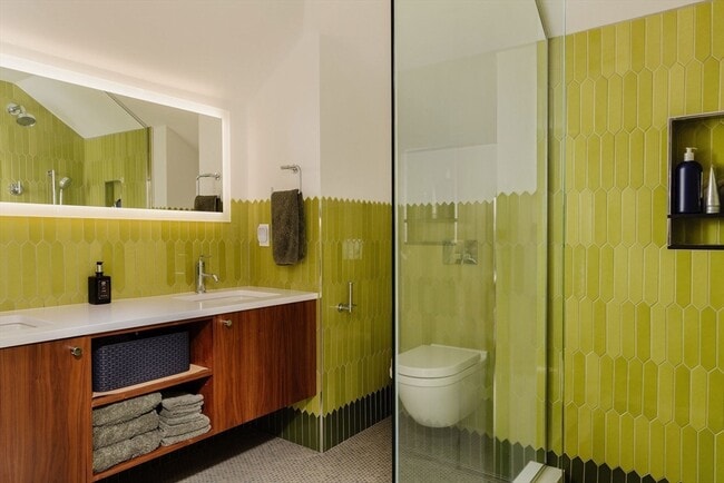 Building Photo - 21 Walnut St