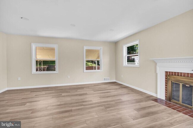 Building Photo - 7536 Abbington Dr