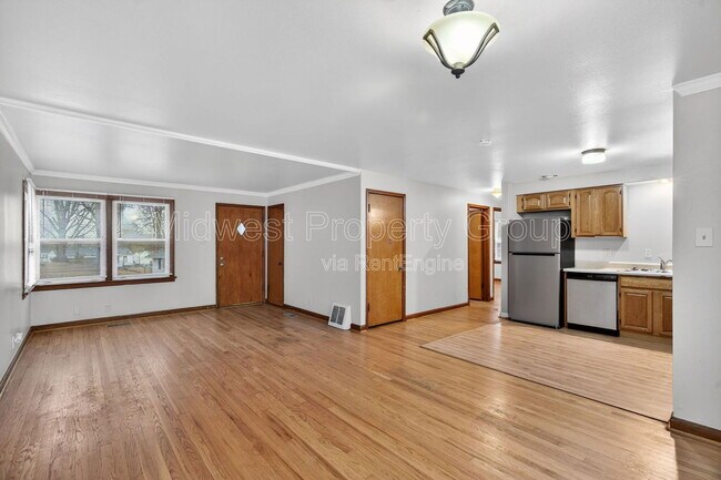 Building Photo - 1015 Avant Dr