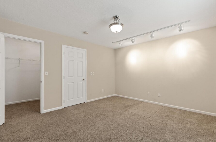 Building Photo - 8719 Mowbray Way