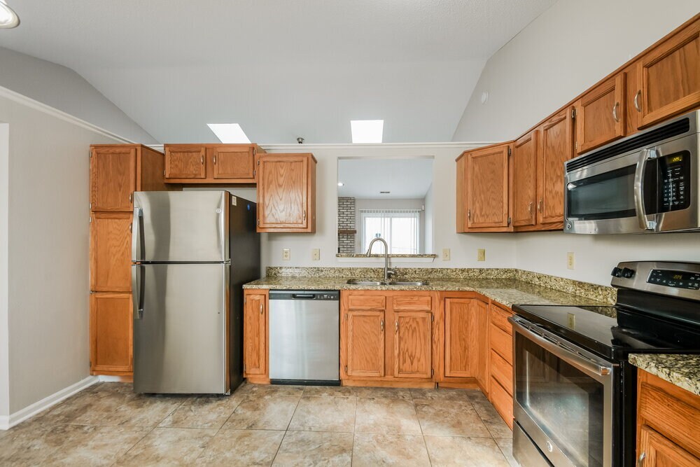 Building Photo - 10498 Sienna Dr