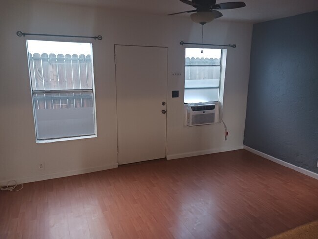 Building Photo - 10946 Otsego St