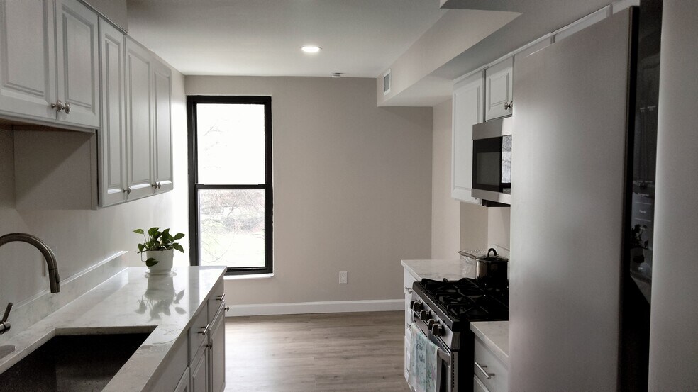 Building Photo - 112 Duvall Ln