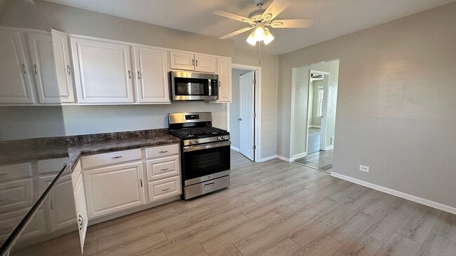 Building Photo - 1907 N 19th Ave