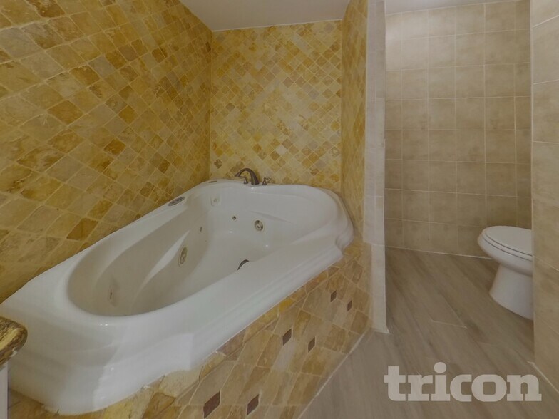 Building Photo - 1044 Darlington Ct