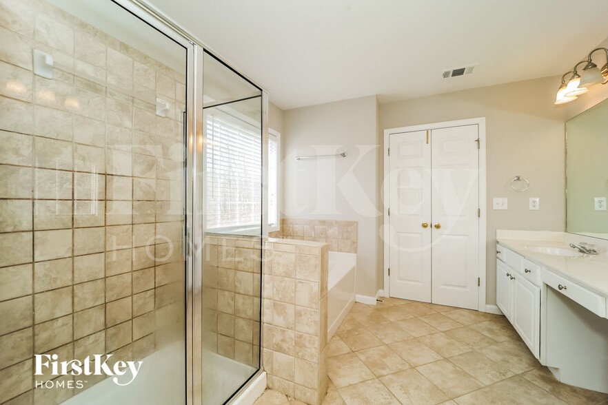 Building Photo - 5811 Buckner Creek Dr SE
