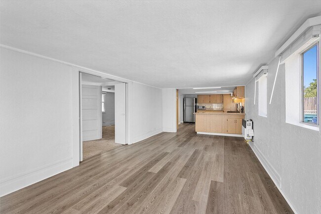 Building Photo - 531 Taylor Ave