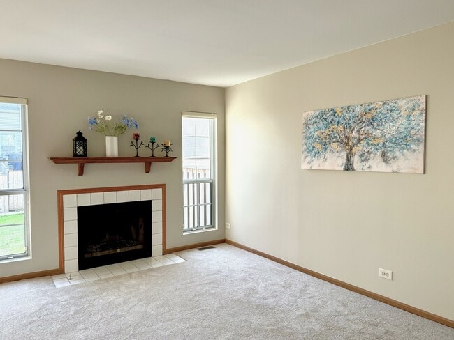 Building Photo - 1604 Estate Cir
