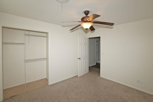 Building Photo - Beautiful 4 bedroom rental in Puckett West!