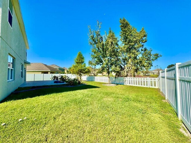 Building Photo - 35743 Hillbrook Ave