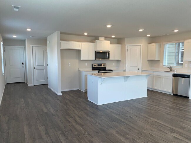 Building Photo - Stunning 4 Bed, 2.5 Bath Home with Premium Finishes, Spacious Layout, and Fenced Backyard!