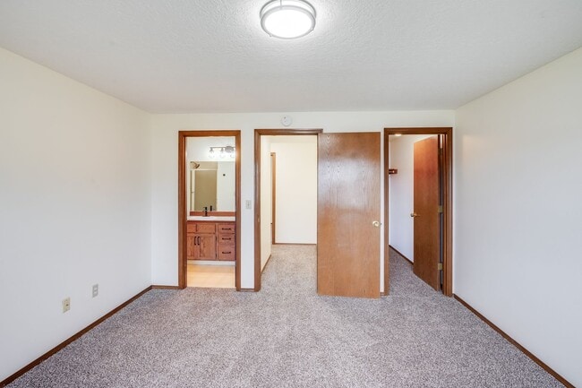 Building Photo - FEW1330-1332