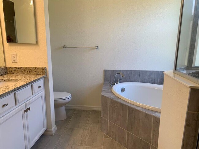 Building Photo - 12259 Amica Loop