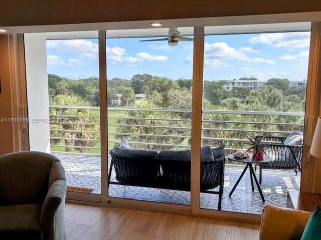 Building Photo - 806 Cypress Grove Ln