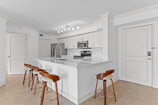 Building Photo - 3606 S Ocean Blvd