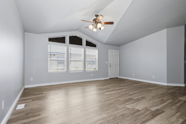 Building Photo - "Spacious 4-Bedroom Oasis with 2 Full Baths on Mount Rainier Ave, Las Vegas – Your Perfect Retrea...