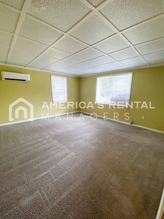 Building Photo - 1701 Berkley Ave