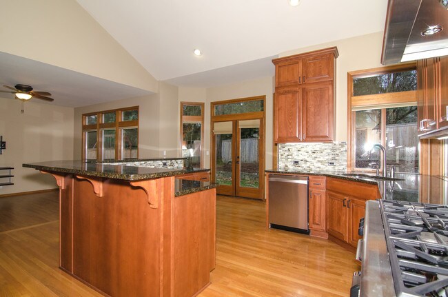 Building Photo - 17603 NE 108th Way