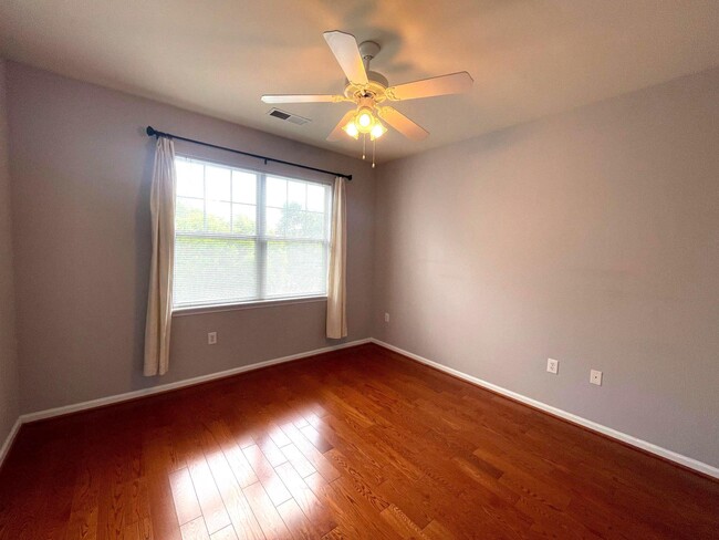 Building Photo - 12124 Garden Ridge Ln