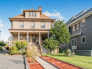 Building Photo - 552 N Broadway