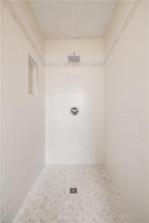 Building Photo - 670 Lord Dunmore Dr